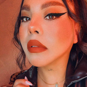 Meet your Posher, Ivonne